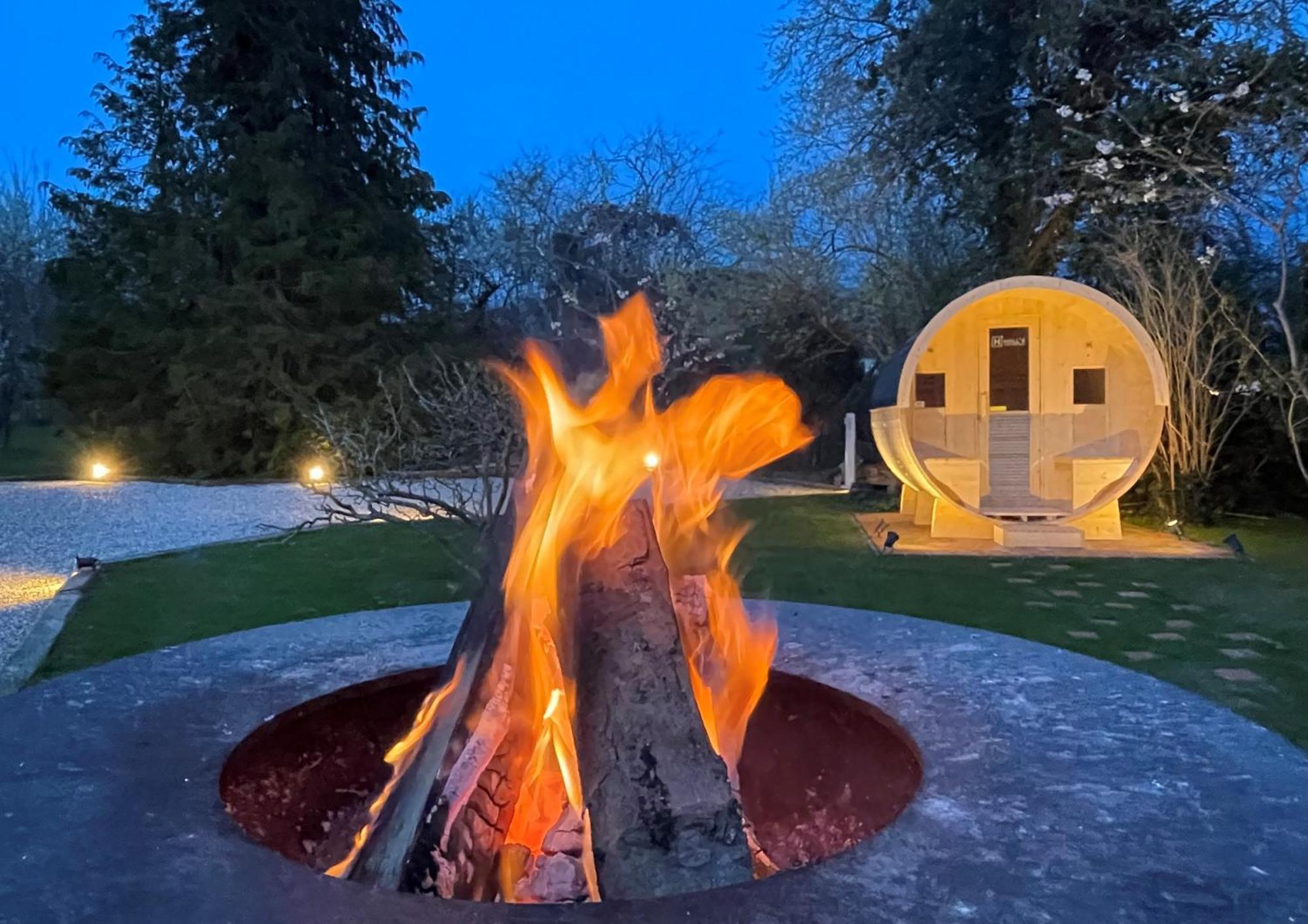 La Petite Maison De Giverny - Gite De Charme 5 Etoiles Au Coeur Du Village - 3 Chambres Zewnętrze zdjęcie