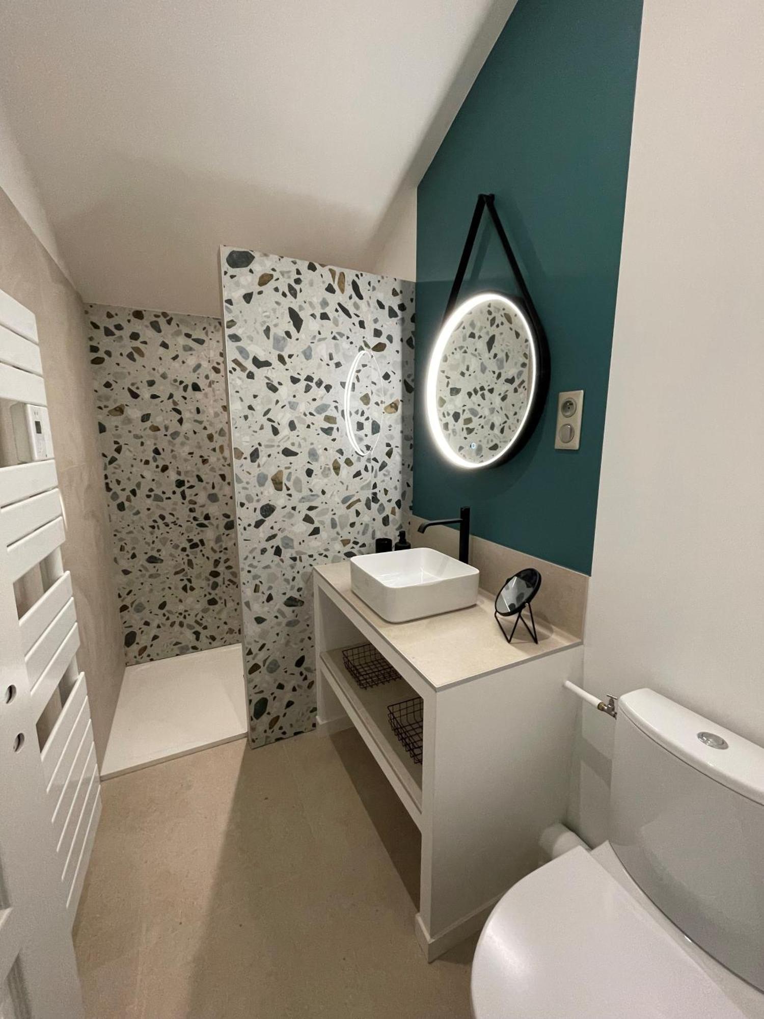 La Petite Maison De Giverny - Gite De Charme 5 Etoiles Au Coeur Du Village - 3 Chambres Zewnętrze zdjęcie