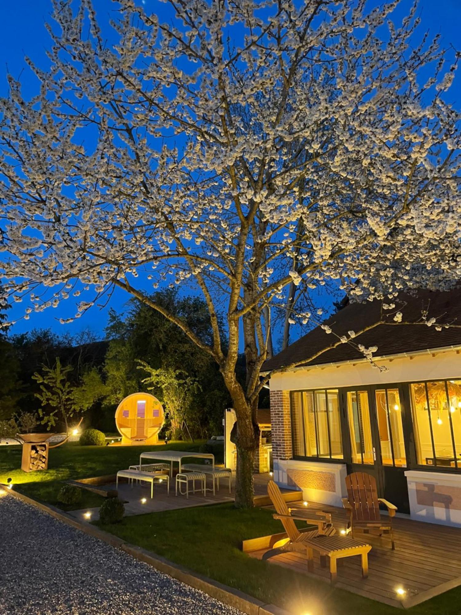 La Petite Maison De Giverny - Gite De Charme 5 Etoiles Au Coeur Du Village - 3 Chambres Zewnętrze zdjęcie