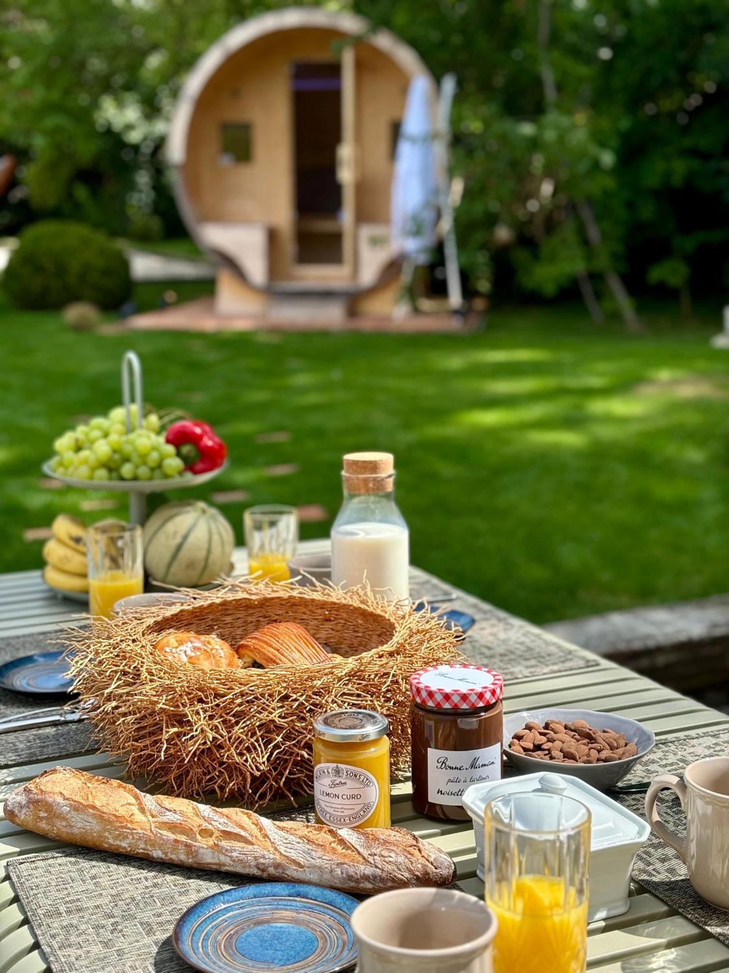 La Petite Maison De Giverny - Gite De Charme 5 Etoiles Au Coeur Du Village - 3 Chambres Zewnętrze zdjęcie